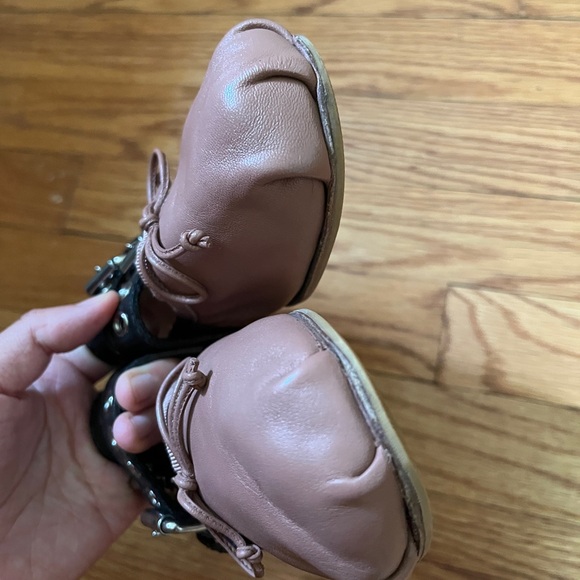 Miu Miu Black and Brown Loafers with Timeless Elegance - Picture 2 of 6